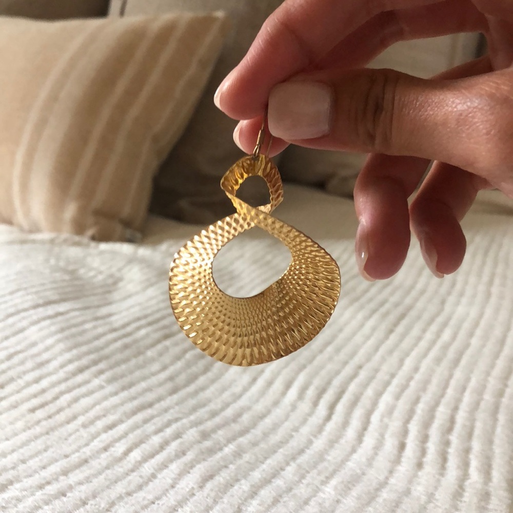 Hammered Gold 60’s Earrings